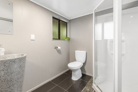 Photo of property in 140 Miromiro Road, Normandale, Lower Hutt, 5010