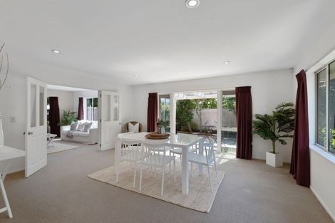 Photo of property in 2 Lewisham Park, St Albans, Christchurch, 8052