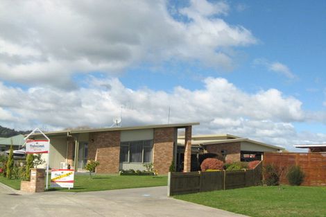 Photo of property in 20 Edgewater Grove, Whakatane, 3120