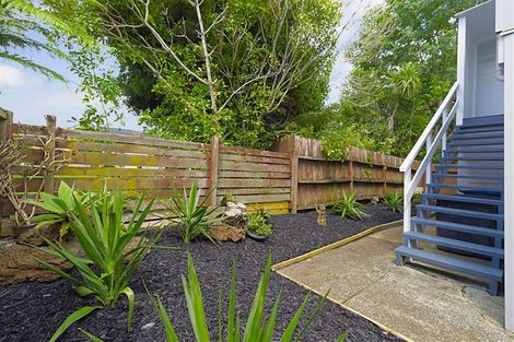 Photo of property in 1a/1 Divich Avenue, Te Atatu South, Auckland, 0610