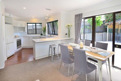 Photo of property in 31 Ronald Macken Place, Windsor Park, Auckland, 0632