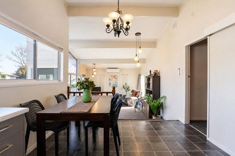 Photo of property in 76 Oakfield Crescent, Pukete, Hamilton, 3200