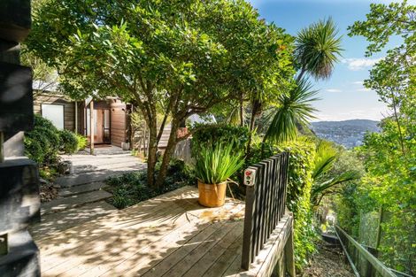 Photo of property in 77 Palliser Road, Roseneath, Wellington, 6011