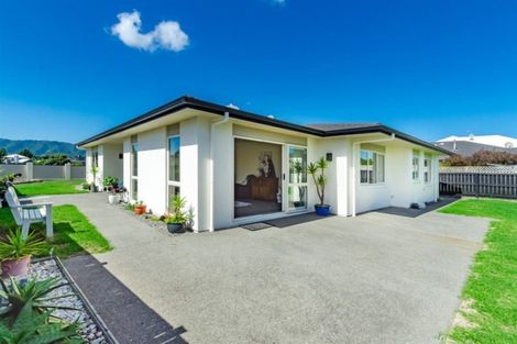 Photo of property in 56 Kotuku Drive, Paraparaumu Beach, Paraparaumu, 5032