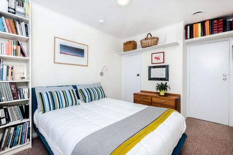 Photo of property in 9 Ruskin Road, Newlands, Wellington, 6037