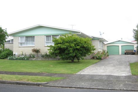 Photo of property in 60 Paterson Avenue West, Pukekohe, 2120