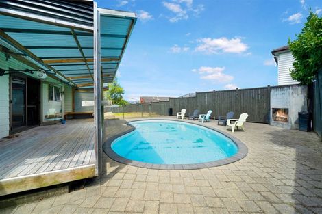 Photo of property in 56 Makora Road, Massey, Auckland, 0614