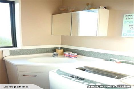Photo of property in 23 Sungrove Rise, Sunnyvale, Auckland, 0612