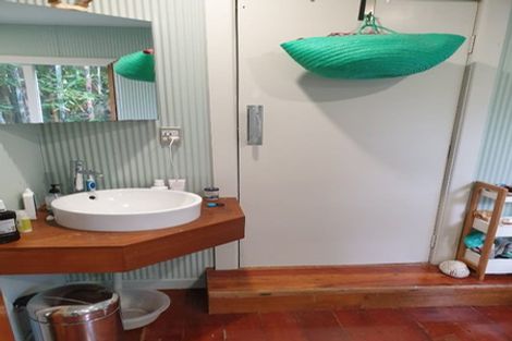 Photo of property in 674 South Titirangi Road, Titirangi, Auckland, 0604