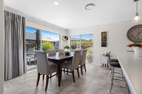 Photo of property in 10 Montia Close, Papamoa Beach, Papamoa, 3118