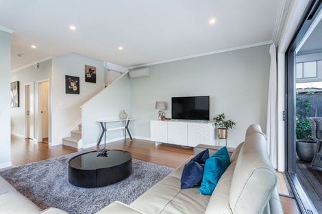 Photo of property in 6 Sacred Kingfisher Road, Hobsonville, Auckland, 0616