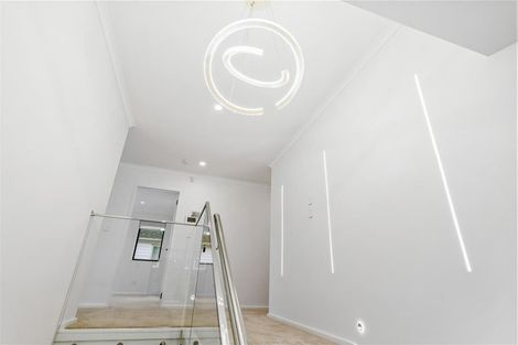 Photo of property in 18 Emerald Avenue, Rosehill, 2113