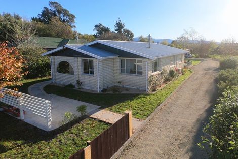 Photo of property in 60 Timaru Road, Waimate, 7924