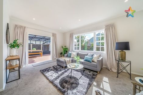 Photo of property in 43 Saint Ronans Avenue, Waterloo, Lower Hutt, 5011