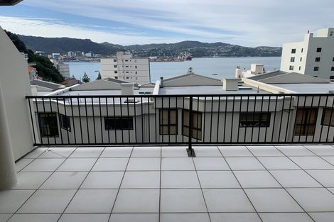 Photo of property in 10/22u Oriental Terrace, Oriental Bay, Wellington, 6011