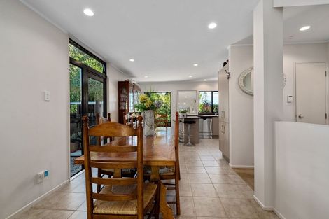 Photo of property in 222 Forrest Hill Road, Forrest Hill, Auckland, 0620