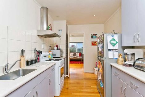 Photo of property in 2/159 Coronation Road, Hillcrest, Auckland, 0627