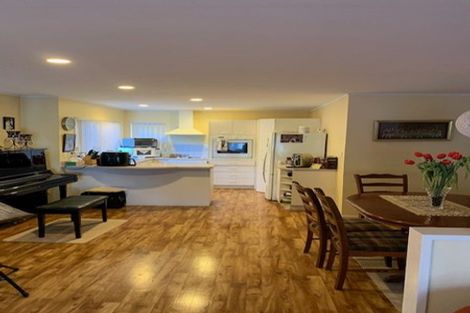 Photo of property in 25 Mallard Place, Unsworth Heights, Auckland, 0632