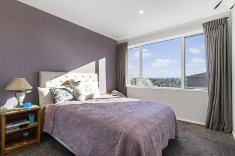 Photo of property in 20 Roxborough Place, East Tamaki Heights, Auckland, 2016