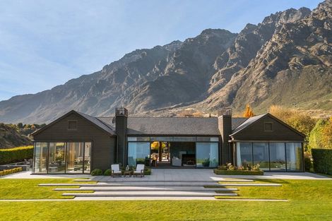 Photo of property in 10 Bluff View Terrace, Drift Bay, Queenstown, 9371