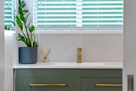 Photo of property in 3/16 Gatman Street, Birkdale, Auckland, 0626