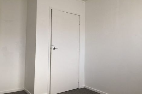 Photo of property in 52 Butterworth Drive, Glendene, Auckland, 0602