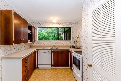 Photo of property in 56a Rewarewa Crescent, Waikanae, 5036