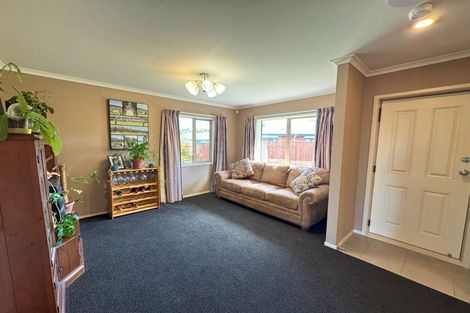 Photo of property in 10 Almond Grove, Feilding, 4702