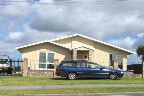 Photo of property in 94 Sunset Road, Unsworth Heights, Auckland, 0632