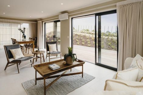 Photo of property in 3 Tavarnya Way, Patumahoe, Pukekohe, 2679