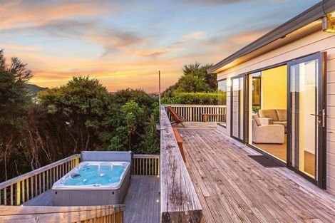 Photo of property in 42 James Cook Drive, Whitby, Porirua, 5024