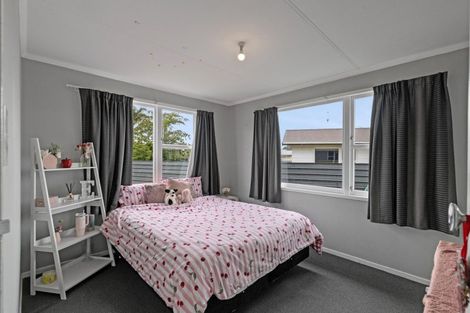 Photo of property in 49 Kimberley Grove, Westbrook, Palmerston North, 4412