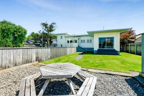 Photo of property in 85 Puriri Street, Hawera, 4610