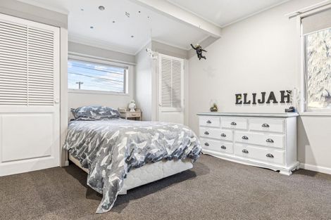 Photo of property in 1410 Whangaparaoa Road, Army Bay, Whangaparaoa, 0930