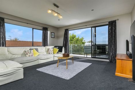 Photo of property in 45 Fleetwood Drive, Henderson, Auckland, 0612