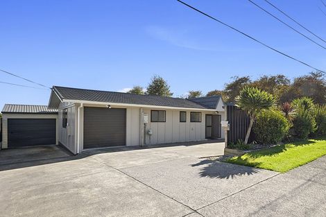 Photo of property in 194 Mangorei Road, Merrilands, New Plymouth, 4312