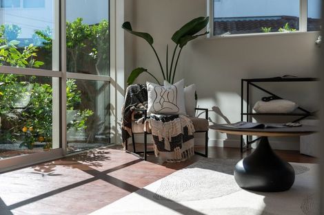 Photo of property in 5 Lyttelton Avenue, Forrest Hill, Auckland, 0620