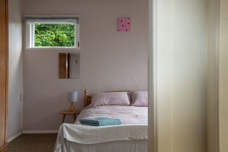 Photo of property in 174 Queens Drive, Lyall Bay, Wellington, 6022