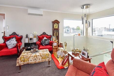 Photo of property in 7 Clendon Place, Manurewa, Auckland, 2102