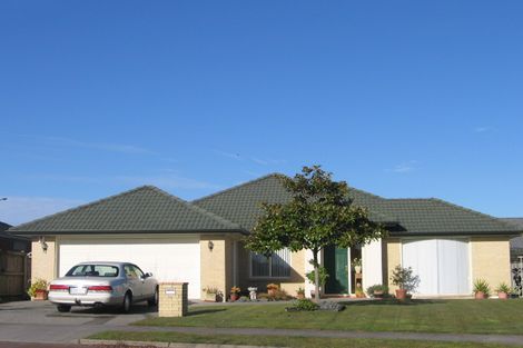 Photo of property in 21 Newbliss Crescent, East Tamaki Heights, Auckland, 2016