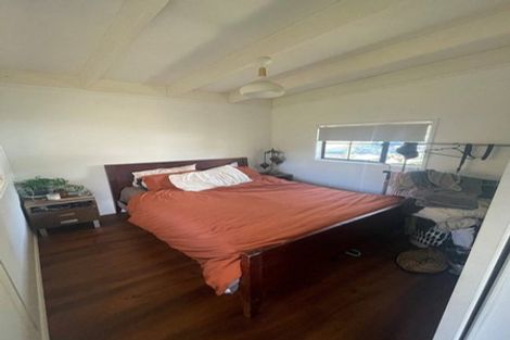 Photo of property in 17 Harbour View Road, Leigh, 0985