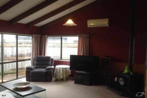 Photo of property in 27 Jeffares Place, Taradale, Napier, 4112