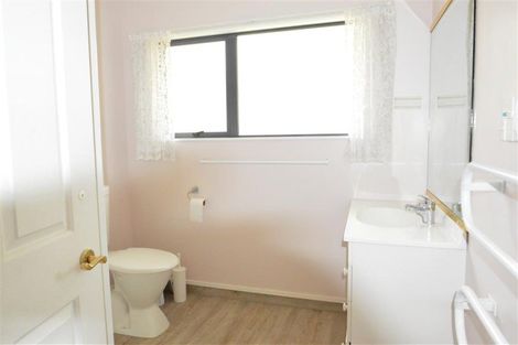 Photo of property in 75a Queen Street West, Levin, 5510