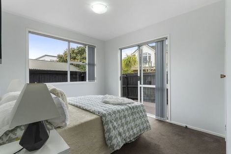 Photo of property in 54 Cockayne Crescent, Sunnynook, Auckland, 0620