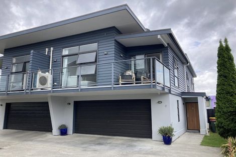 Photo of property in 17u4 Cook Street, Hamilton East, Hamilton, 3216