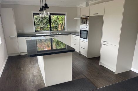 Photo of property in 2/28 Coroglen Avenue, Birkenhead, Auckland, 0626