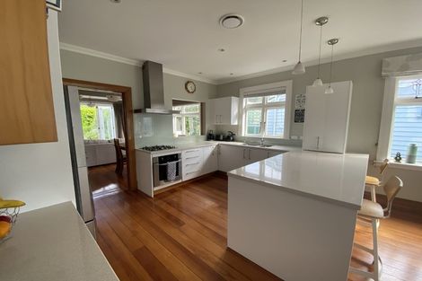 Photo of property in 52 Dundas Street, Seatoun, Wellington, 6022