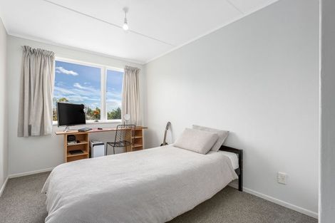 Photo of property in 16 Sasanof View, Ascot Park, Porirua, 5024