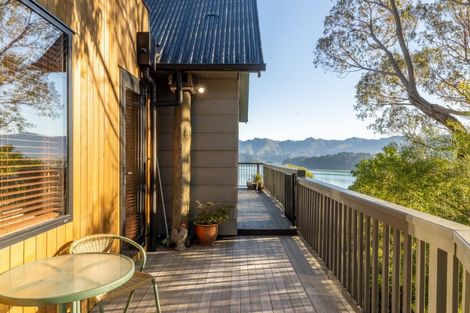 Photo of property in 4 James Drive, Diamond Harbour,  8971