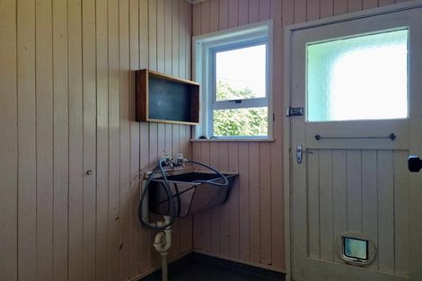 Photo of property in 2 Chard Street, Westown, New Plymouth, 4310
